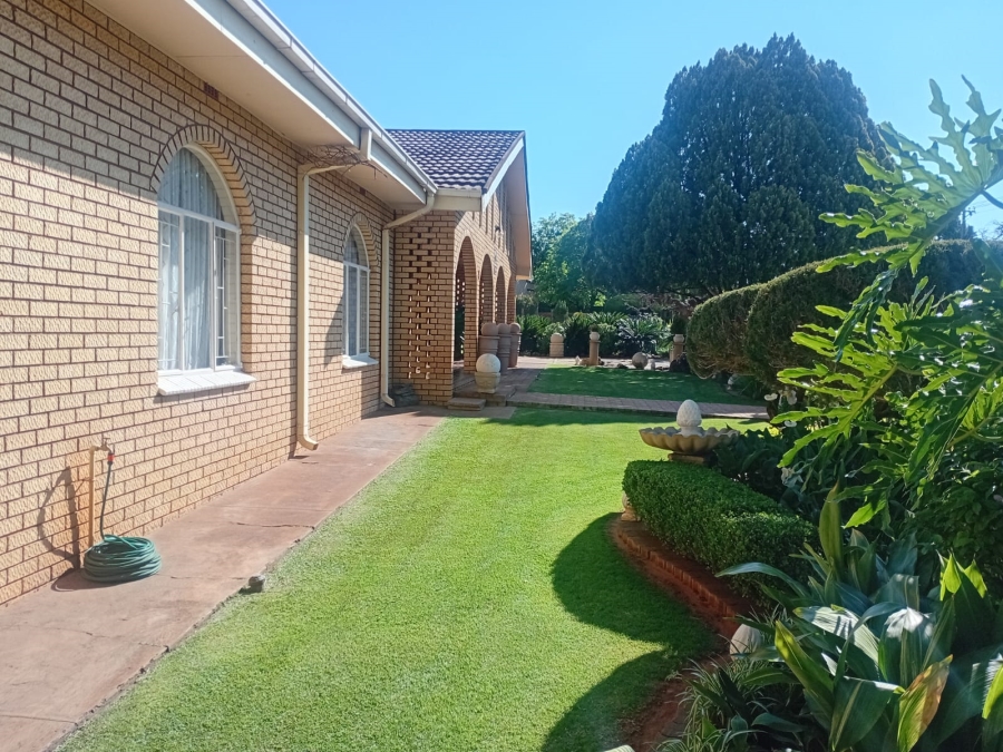4 Bedroom Property for Sale in Kuruman Northern Cape